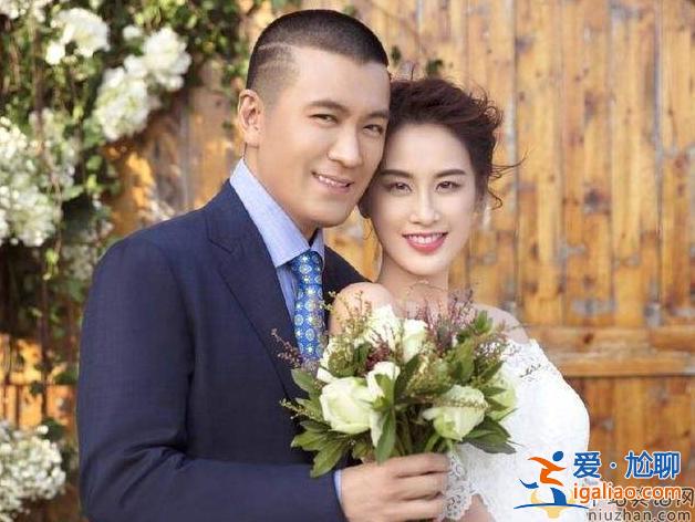 豪门阔太不好当！杨子开直播拉妻子炒热度，坦言利用黄圣依赚钱