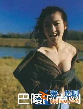 明星让女儿喝马桶水 林熙蕾泳装事件早期献身照遭扒？