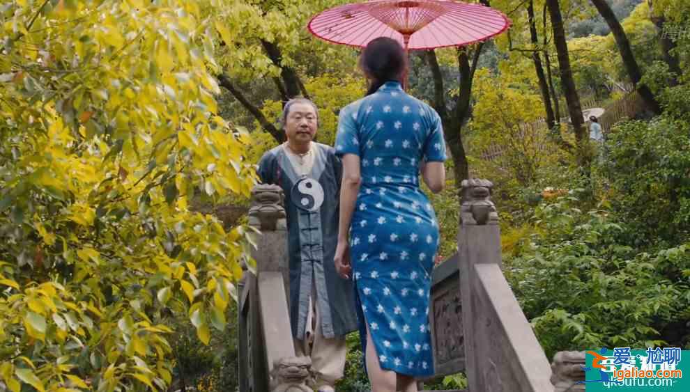 马伊琍，不是频频换衣服，就叫旗袍美探？