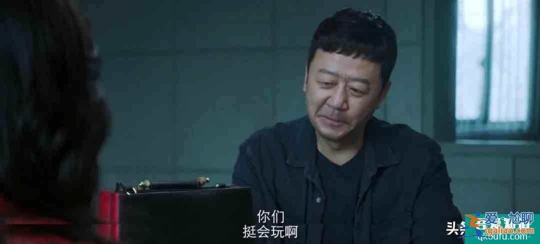 豆瓣评分稳居8.2，神仙打架的《摩天大楼》让人欲罢不能？