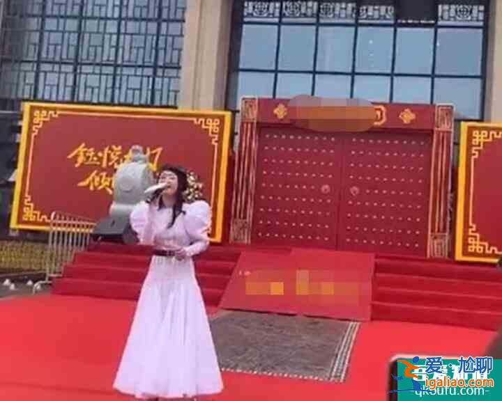 杨钰莹无修近照曝光 发福严重脸圆了一大圈？