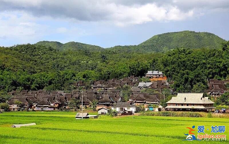 中老铁路首趟国际旅客列车发车 购买跨境列车车票时要注意这些细节？