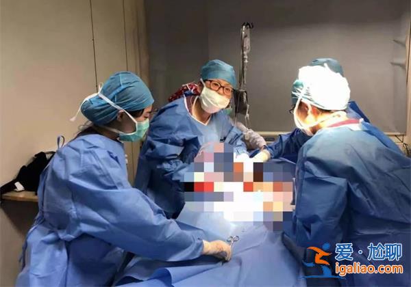 家属称剖宫产时孩子大腿被掰骨折，剖宫产大腿骨折吗[孩子大腿被掰骨折]？
