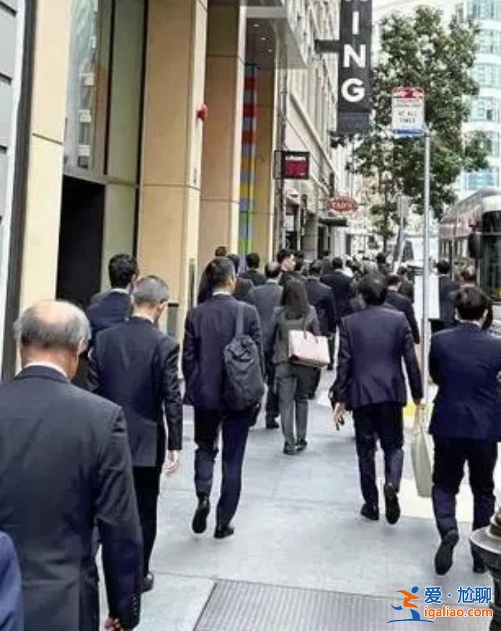 拜登迟到1小时 岸田文雄遭遇堵车只能步行赶往会场？