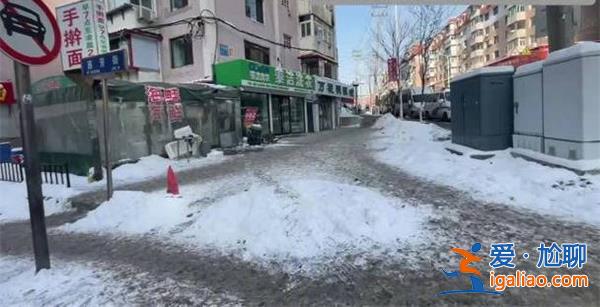 辽宁一地28亿外包环卫却除不干净雪 环卫工人待遇怎么样？